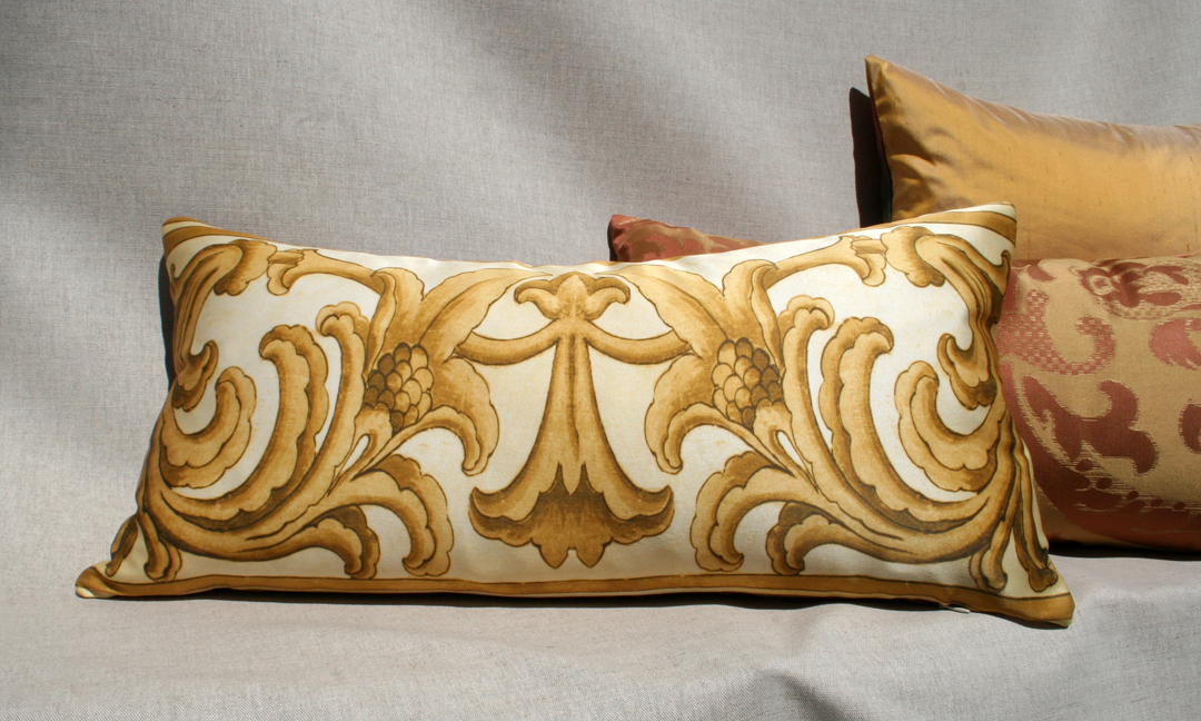 Anastasia Veronese Pillow in Gold Anastasia Veronese Pillow Gold